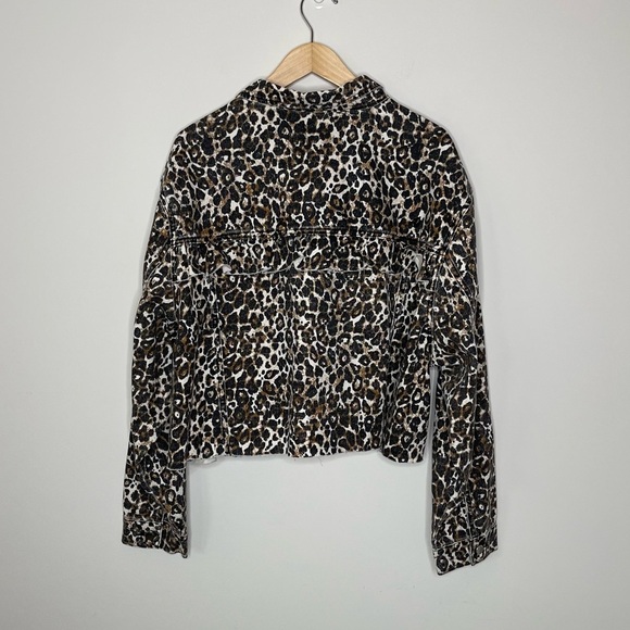 Volcom Women's Super Stoney Cropped Boxy Denim Jacket in leopard Print preppy - Picture 10 of 14